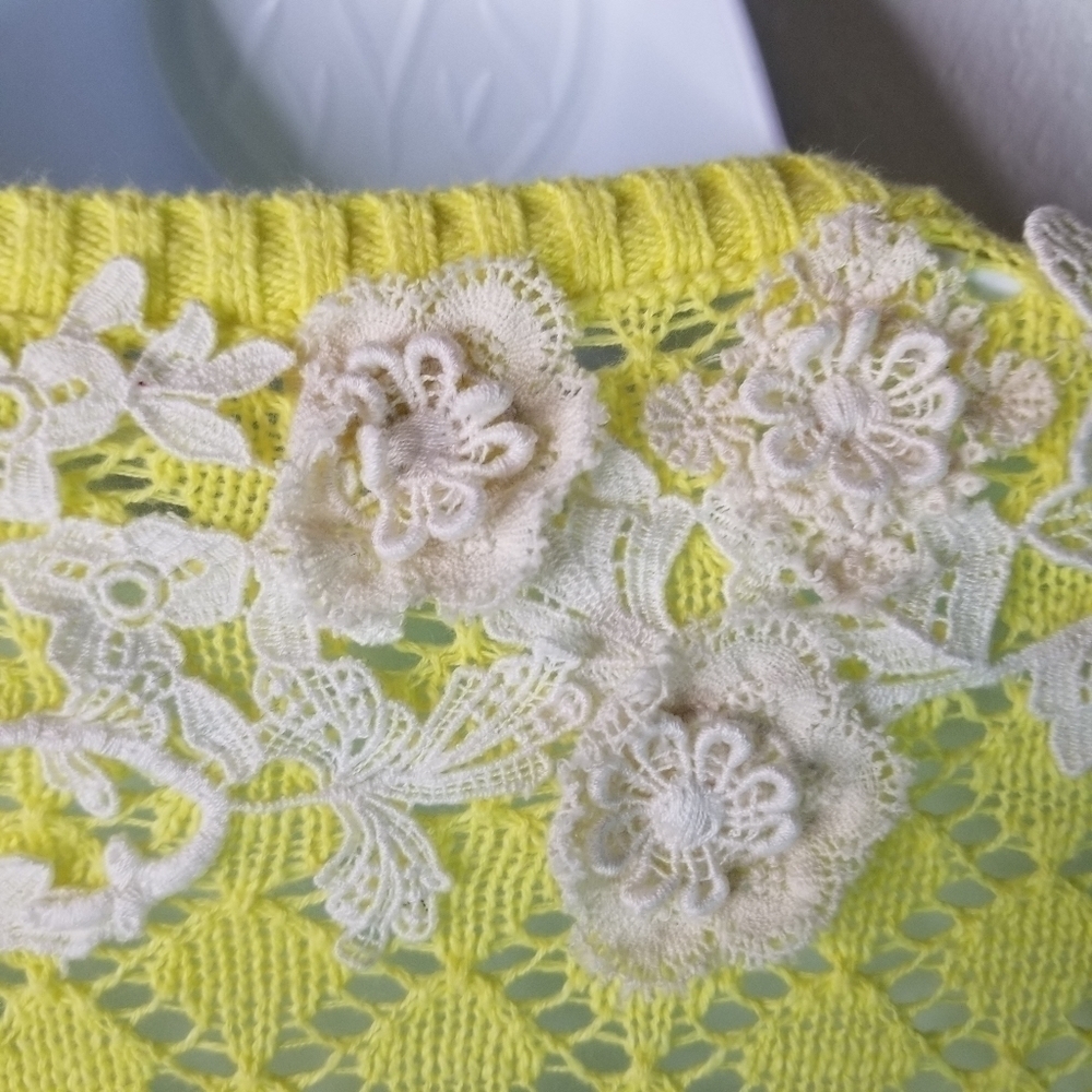 Y2k Anthropologie little yellow bird crochet cardigan sweater Gilmore Coquette - Picture 7 of 15